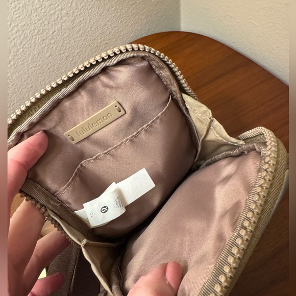 lululemon athletica Silver and Tan Crossbody Bag - Picture 12 of 13